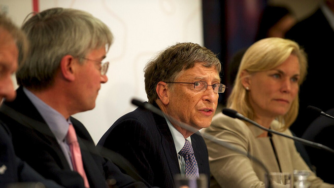 Bill Gates hoiatab võimalike küberrünnakute eest ja nõuab tehisintellekti ülemaailmset reguleerimist